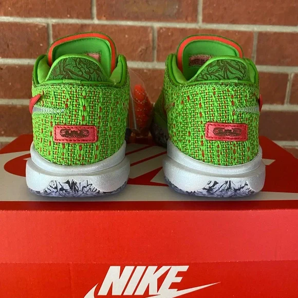 Nike Lebron 20 Stocking Stuffer Size 7 Womens Grinch Green Red New Sneakers Shoe - Picture 4 of 12